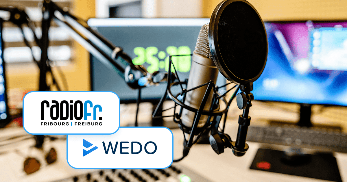 Close-up of a professional broadcast microphone and mixing console with studio monitors blurred in the background, overlaid with the “RadioFr Fribourg | Freiburg” logo and the WEDO logo
