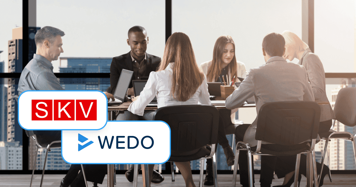 Six businesspeople gathered around a table with laptops in front of a floor-to-ceiling window overlooking a cityscape, overlaid with the “SKV” logo and the WEDO logo
